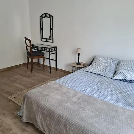 Appartement Magnifique Avec Terrasse Besseges